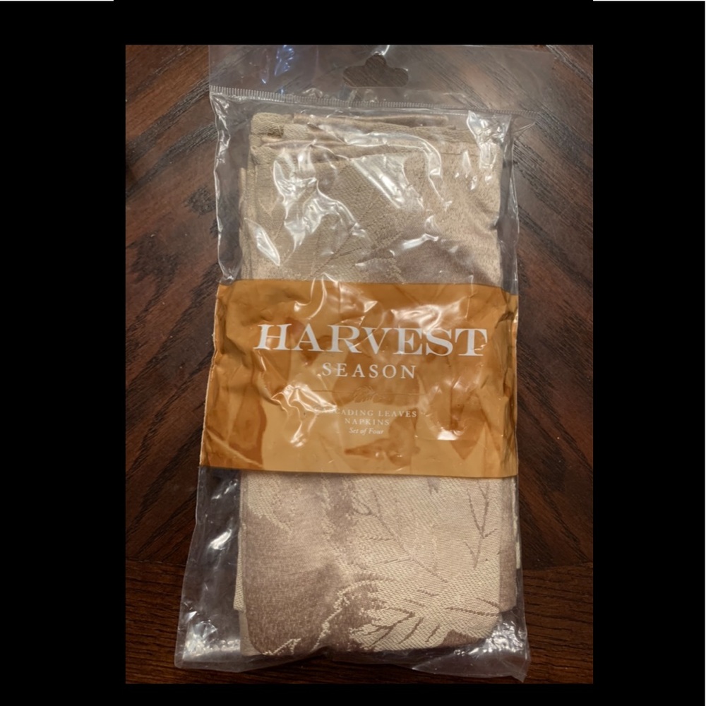 Harvest Season Fabric Napkins “”Khaki Opp” 4 Napkins NEW